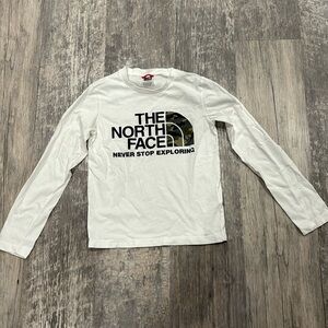 Boys/youth The North Face long sleeve white tshirt. Camo logo. Size Small